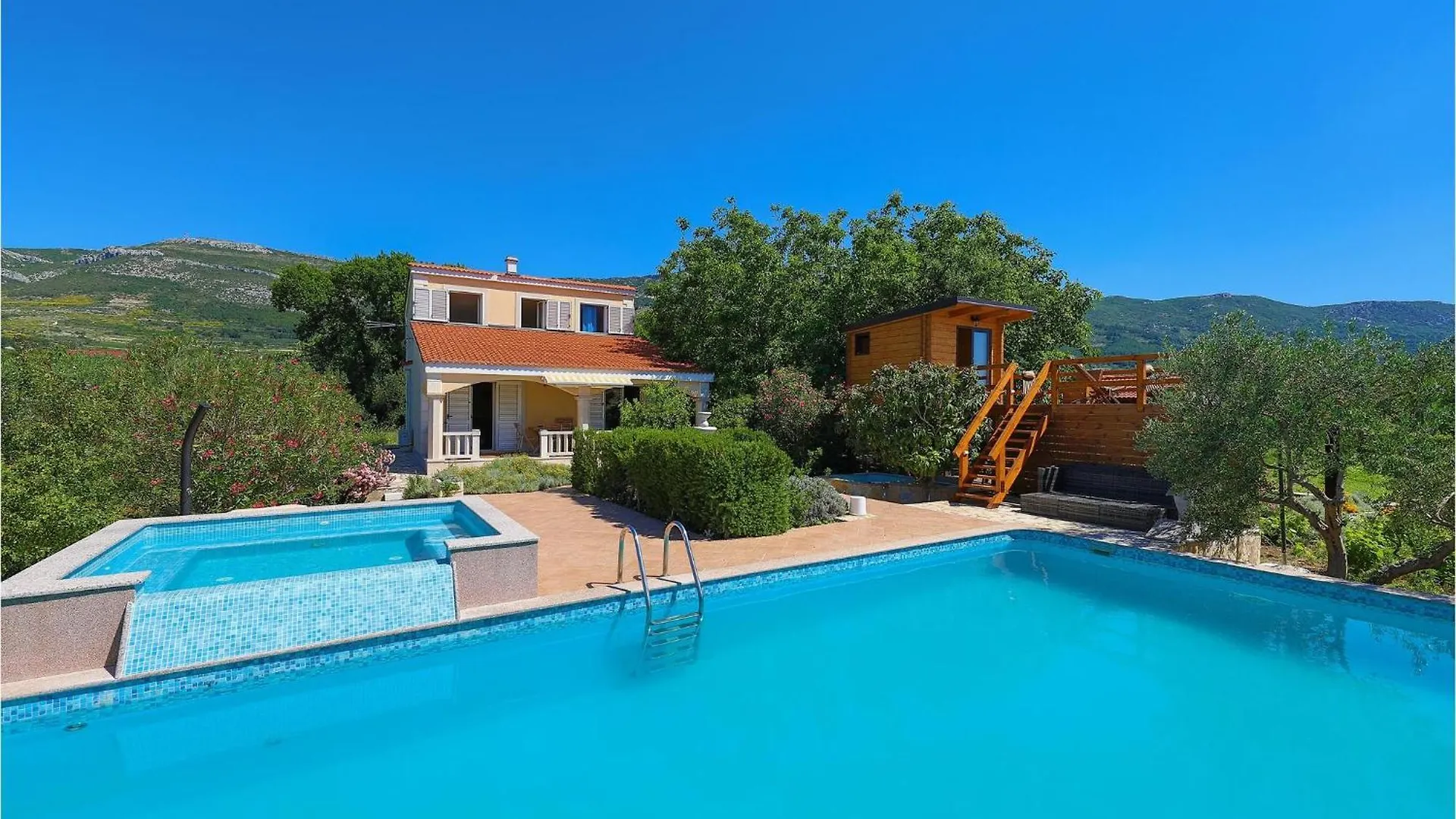 4 Bedroom Stunning Home In Kastel Novi Kastela
