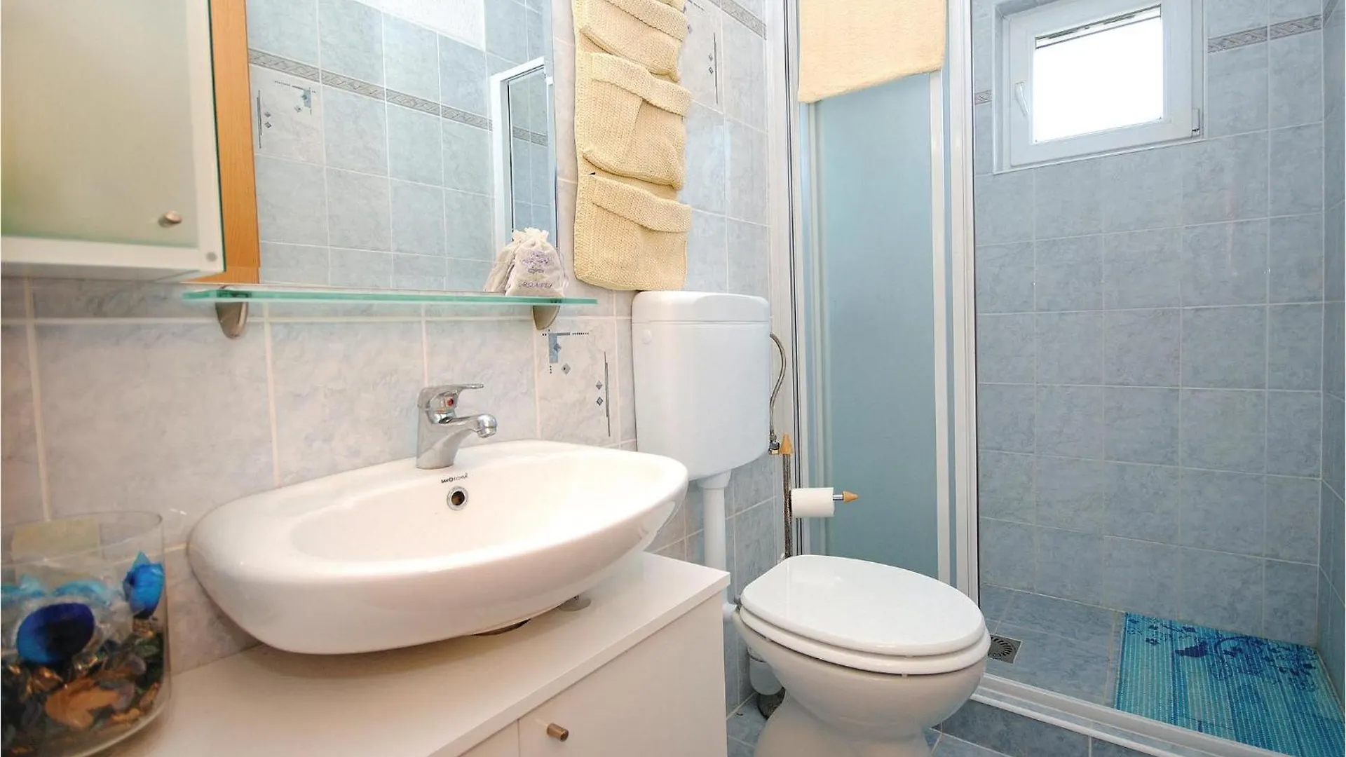 4 Bedroom Stunning Home In Kastel Novi Kastela Croatia
